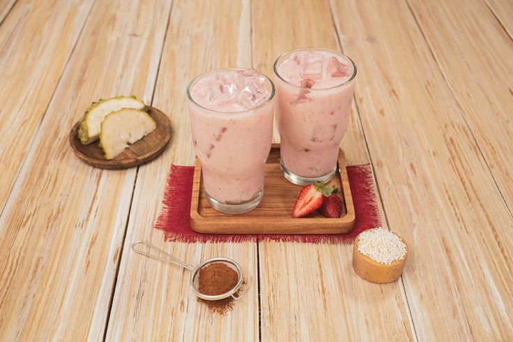 BATIDO DE GUANABANA CON FRESA